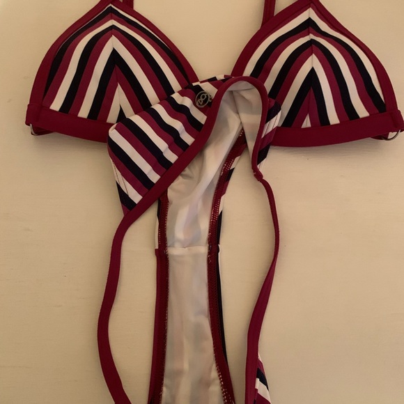 Bond-Eye academy stripe key to life swimsuit set - Picture 3 of 5